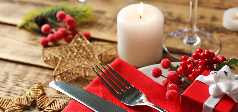 shutterstock_525130174-HolidayPlaceSetting Football